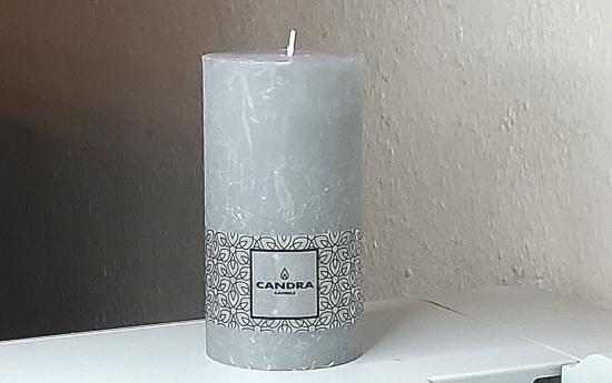 Candra Candle Rustikale Kerze Grau 13 x 6,8 cm, ca. 43 Std.