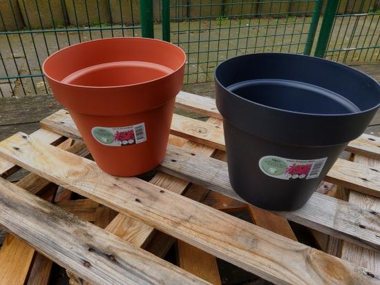 Floral Innovations Blumentopf Rot 6,3 Liter aus recyceltem Plastik