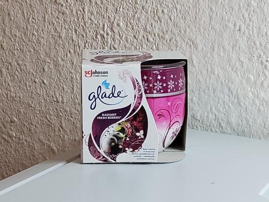 Glade Duftkerze im Glas 120 g, 30 Std. Brenndauer