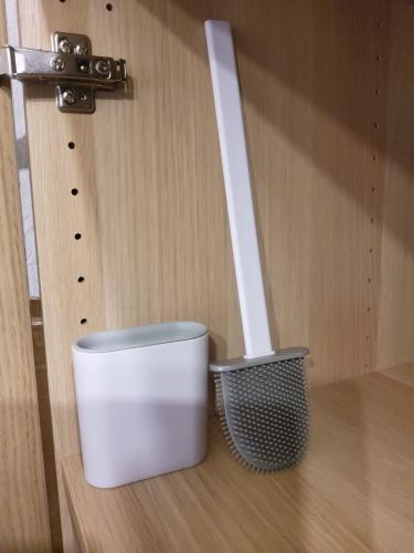 Gummi-WC-B�rste mit Halter