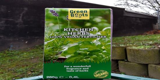 100 % pflanzlicher D�nger 280 g 0,4 L f�r K�chenkr�uter