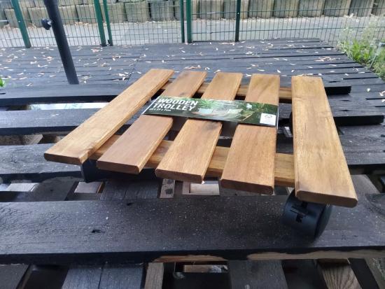 Wooden Blumentopf-Untersetzer mit Rollen 29 x 29 x 7 cm